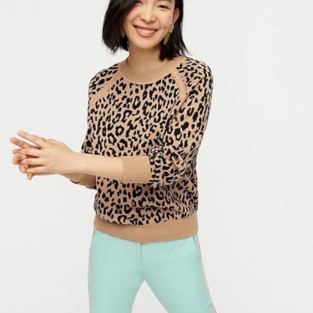 J Crew Boyfriend Crewneck Sweater in Leopard Print Re-Imagine Wool Size XXS - Picture 3 of 6